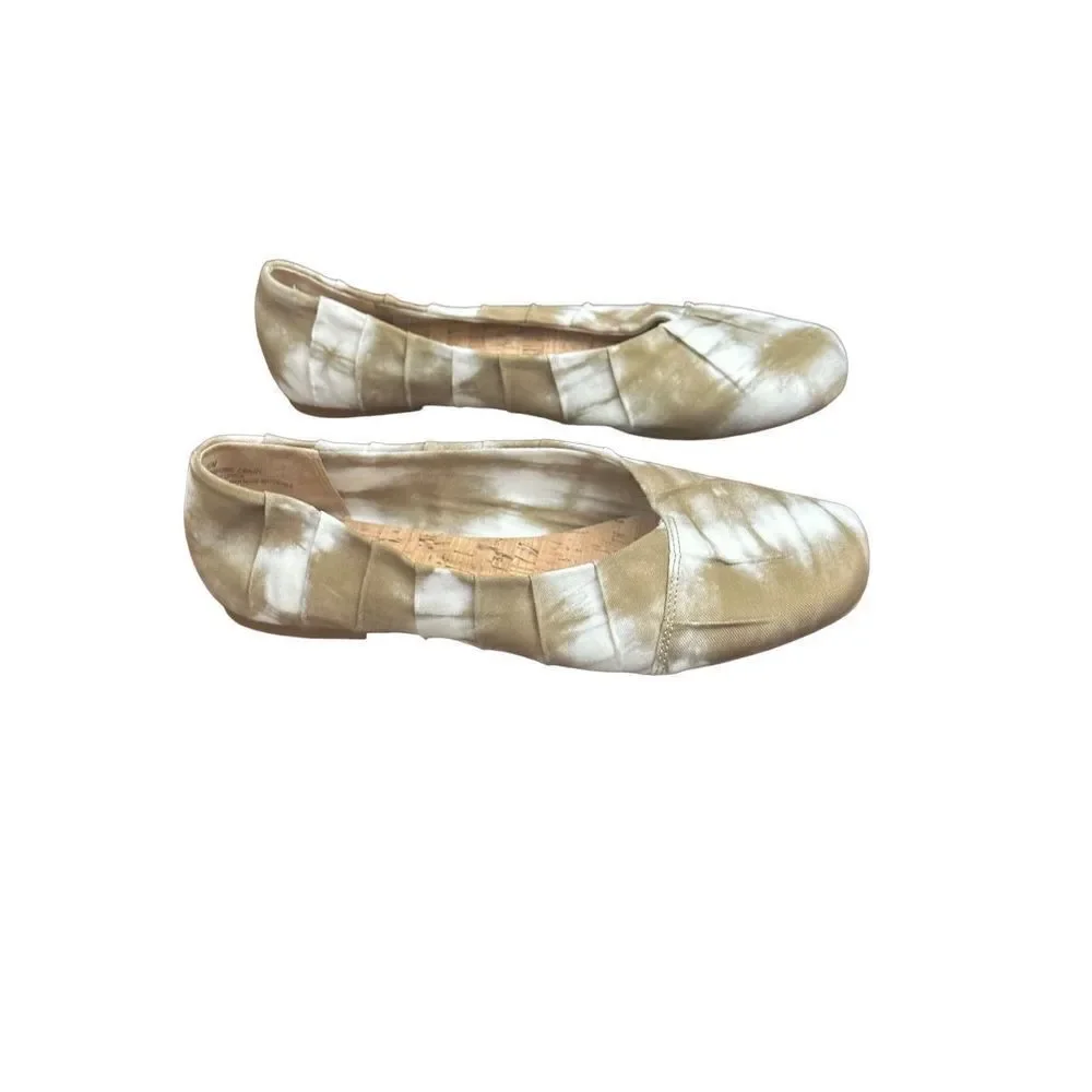 Korks Women’s Size 10  Palmer Khaki White Tie Dye Square Toe Ruched Ballet Flat